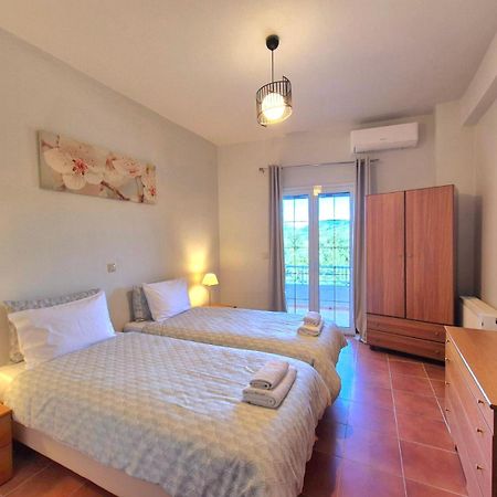 Apartamento J&B Countryside Life Ágios Matthaíos Exterior foto