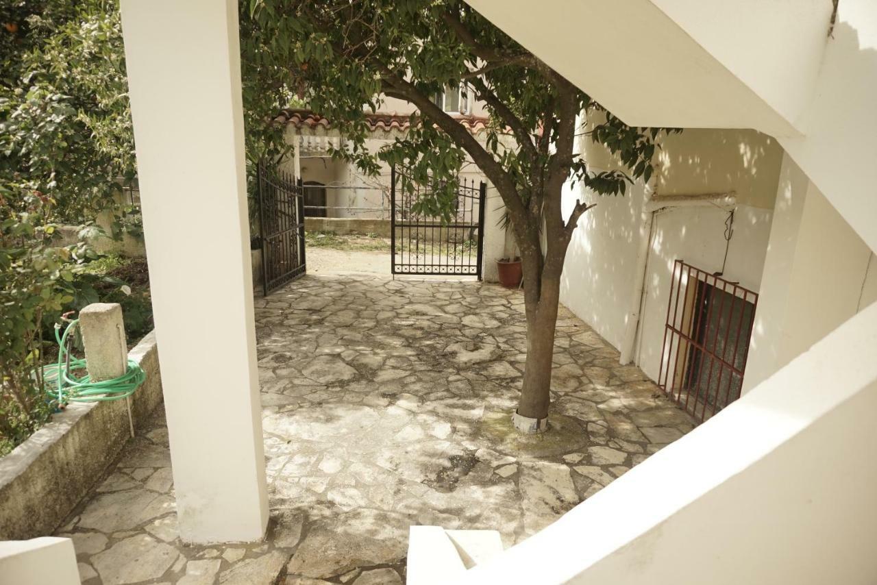 Apartamento J&B Countryside Life Ágios Matthaíos Exterior foto